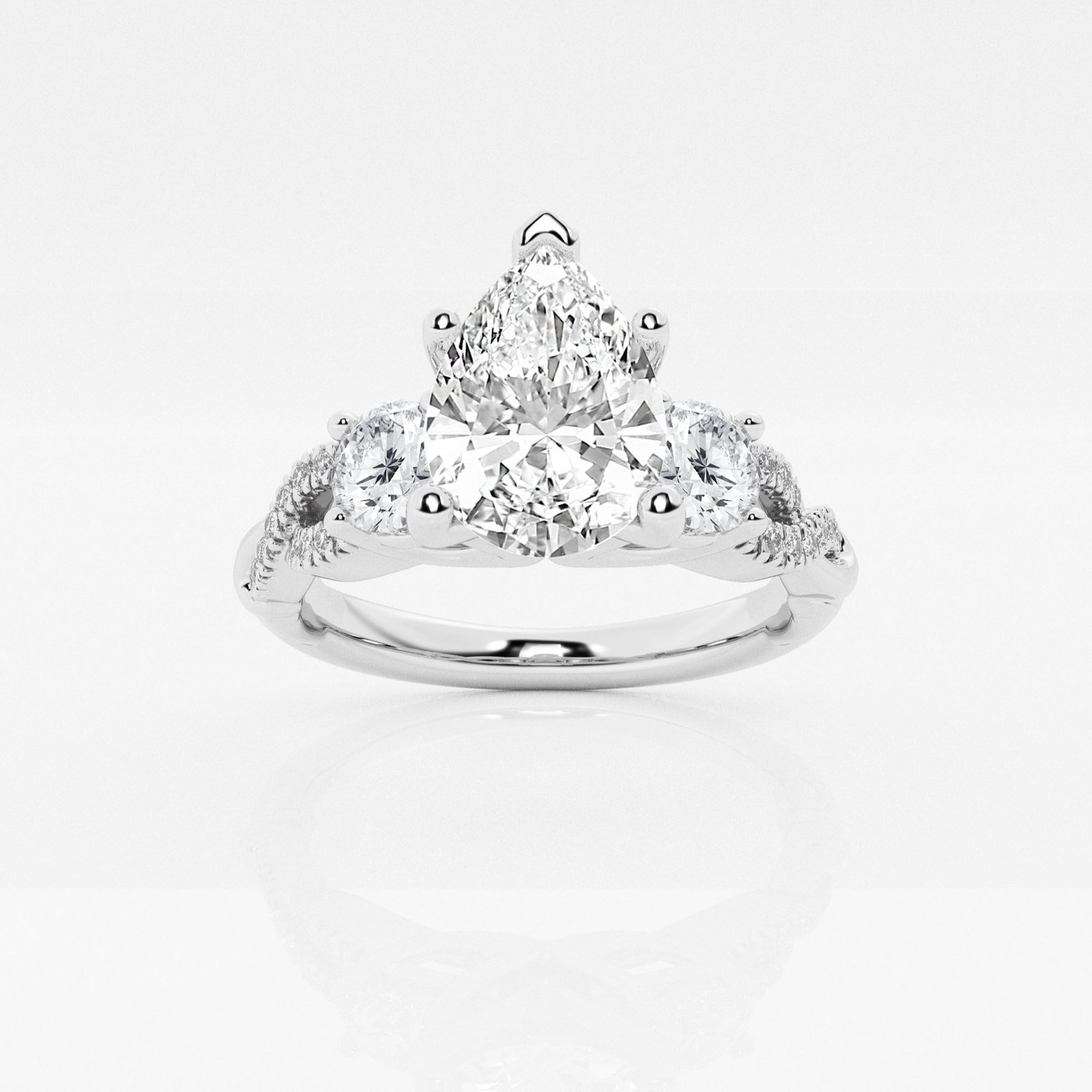 Pear-Shaped Halo Pavé